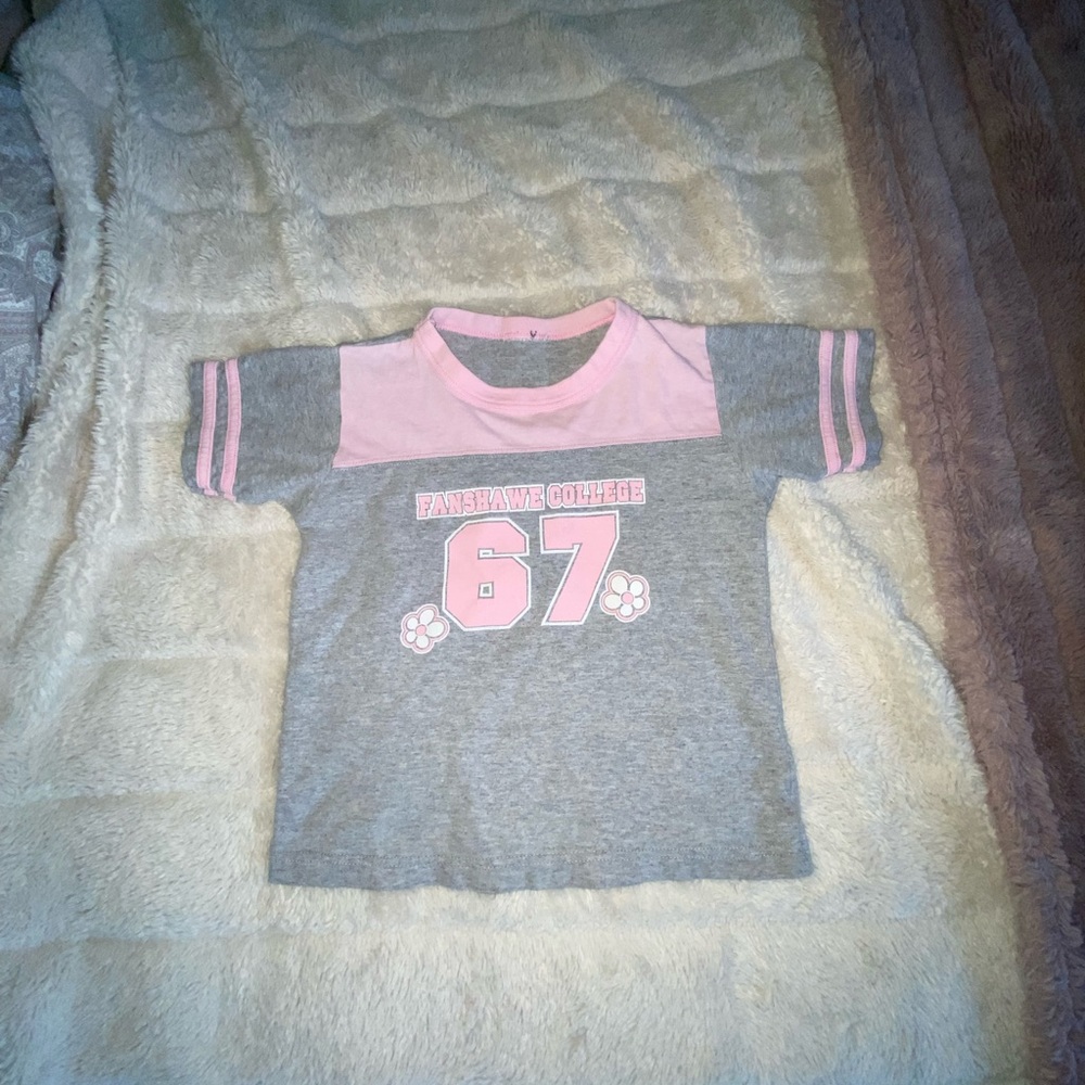 super cute baby pink tee